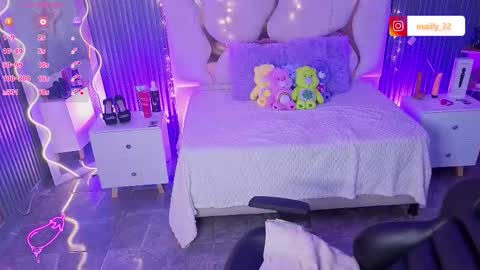 maiily_tay online show from February 6, 12:19 pm