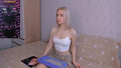 Your kitty online show from April 2, 3:15 am