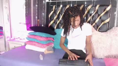 mailyn_gold online show from March 18, 12:21 pm