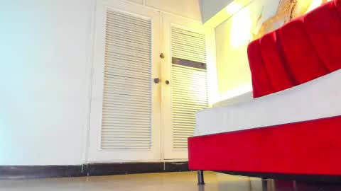 MAISE online show from October 31, 2:10 pm