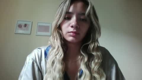 majo_gomezz online show from February 17, 6:07 pm