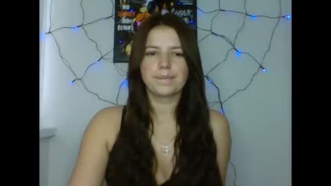 make_mesmile online show from November 6, 7:36 am