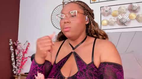 makena online show from November 20, 4:35 am