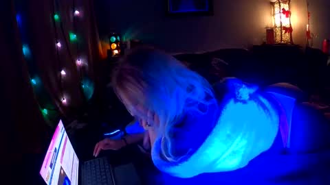 KarizmaticKitten online show from March 17, 10:52 am