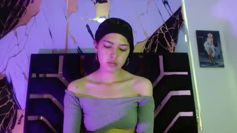 malejacs01 online show from October 10, 11:37 am