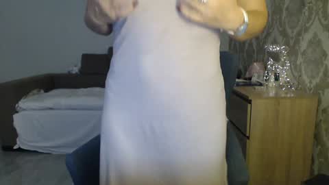 mallinia online show from November 29, 11:03 am