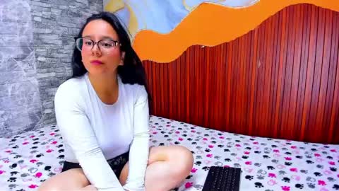 maloryblack303av online show from April 18, 4:15 am