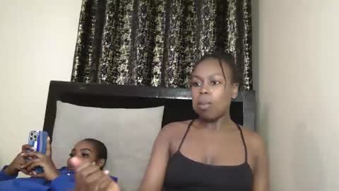 mamaa online show from October 19, 8:44 pm