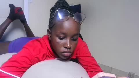 mamaa online show from February 26, 12:30 am