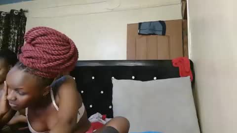 mamaa online show from September 19, 7:02 pm