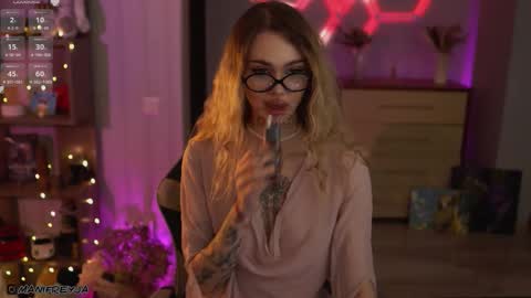 Amelie online show from November 3, 7:40 pm