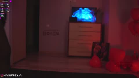 Snapshot of manifreyja chatting on March 5, 10:23 pm Amelie online show from March 5, 10:23 pm