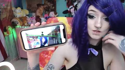 Manuela online show from November 19, 10:10 pm