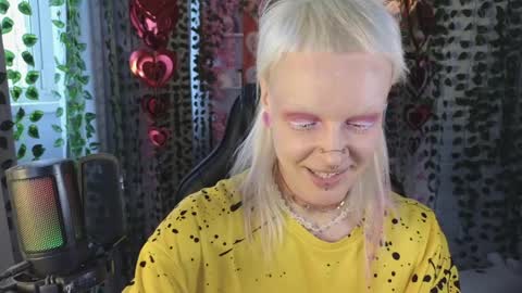 Sasha online show from April 6, 1:01 pm