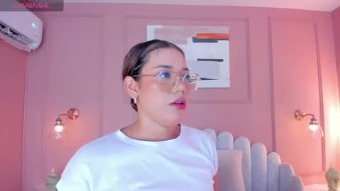 Mara  online show from December 4, 6:39 pm