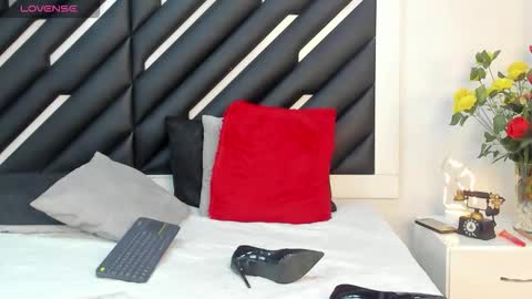 Snapshot of mara_lore chatting on September 17, 11:36 pm Mara online show from September 17, 11:36 pm