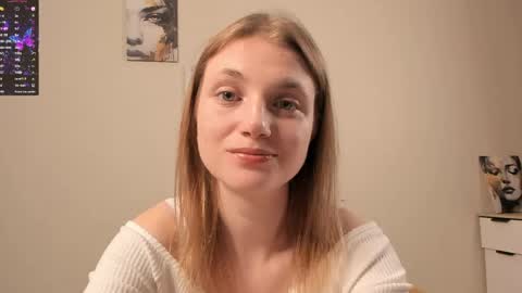 Mia online show from April 27, 8:06 pm