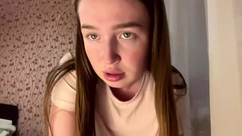 Chloe online show from June 2, 6:20 pm