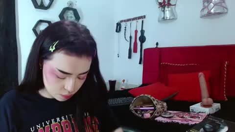 Marian online show from December 18, 6:34 pm