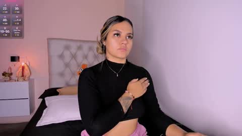 Mariana Roe online show from February 24, 2:38 am