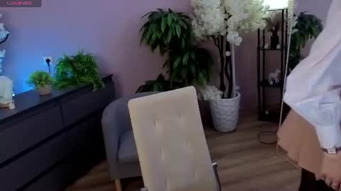 Mary online show from July 8, 4:36 am