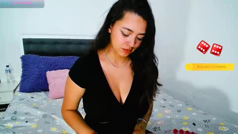 mariana_sara online show from December 5, 8:32 pm
