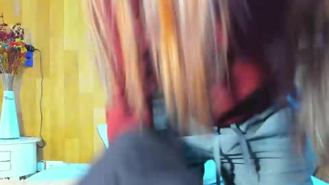 Mariana Angel online show from April 18, 11:35 am