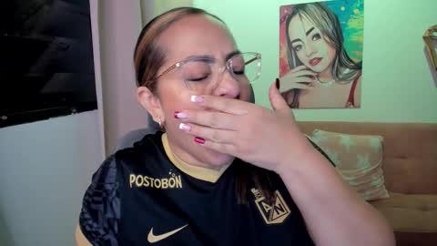 Mariana Lopez online show from December 18, 1:32 am