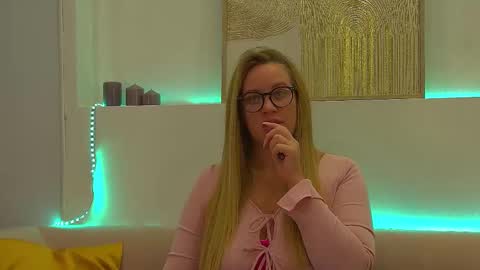 Maria online show from March 9, 6:21 pm