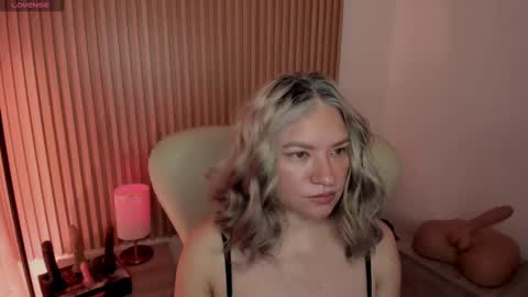 Marian Love  online show from February 25, 10:48 am