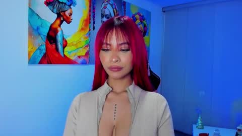 M A R I A N E online show from December 18, 9:47 am