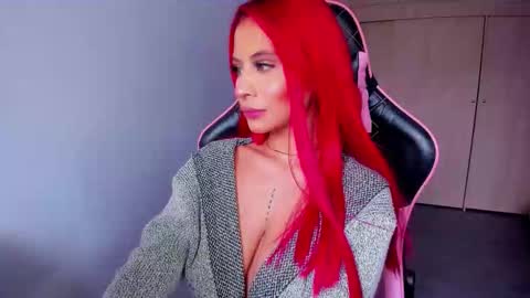 M A R I A N E online show from November 15, 1:45 pm