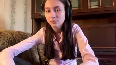 Lois online show from March 15, 2:19 pm