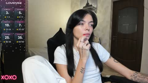 Snapshot of mariella__adams chatting on January 29, 5:56 pm Maria  online show from January 29, 5:56 pm