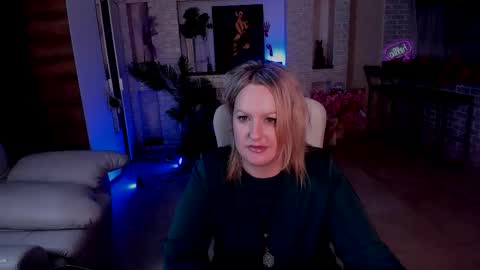 mariemlui online show from November 4, 1:49 pm