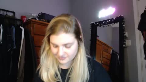 marigoldrue online show from September 14, 1:36 am