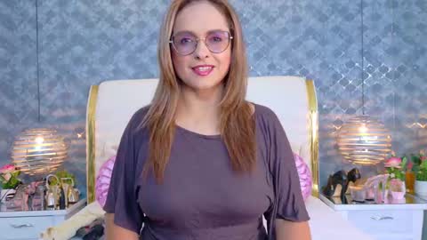 Marilyn Vega online show from October 14, 8:55 pm