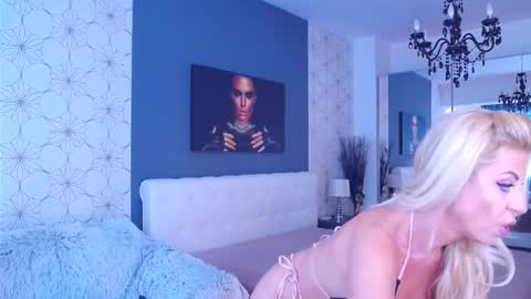 Mary Mais online show from September 28, 6:53 am