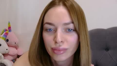 mariwell online show from April 18, 9:34 am