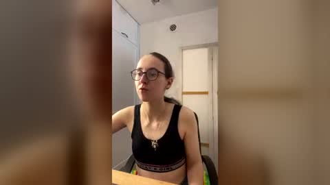 martiniselena online show from July 15, 5:56 am
