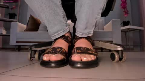 Martinna Bonnet online show from February 28, 10:41 am