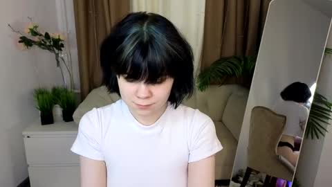 Mary online show from April 20, 1:25 pm