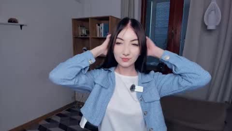 Mary online show from December 5, 8:25 am