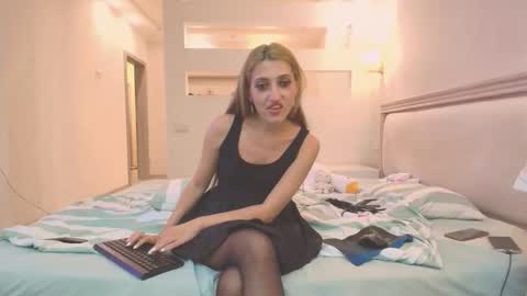 marya442004 online show from September 15, 4:58 pm