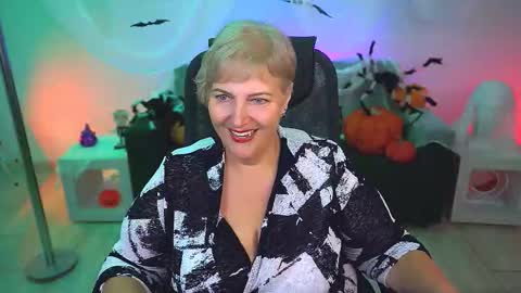 Snapshot of marymogan chatting on October 23, 7:25 am marymogan online show from October 23, 7:25 am