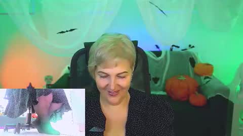 Snapshot of marymogan chatting on October 21, 4:27 am marymogan online show from October 21, 4:27 am