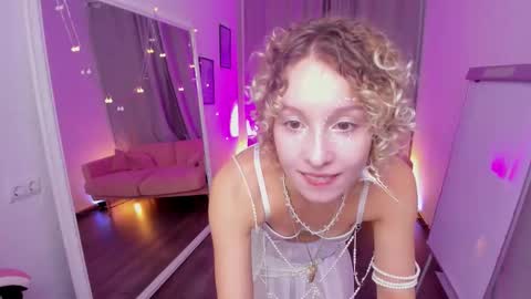 Mary online show from November 28, 7:33 am