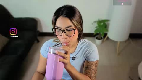 maryybellax online show from March 29, 1:26 am