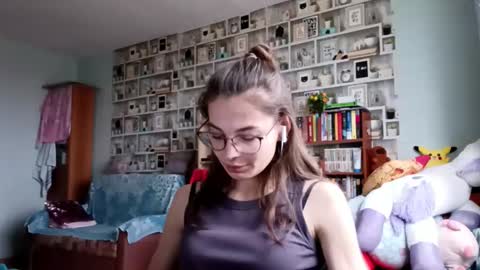 Kelly online show from April 14, 9:20 am