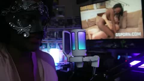 maskedmilf822397 online show from October 25, 8:33 am